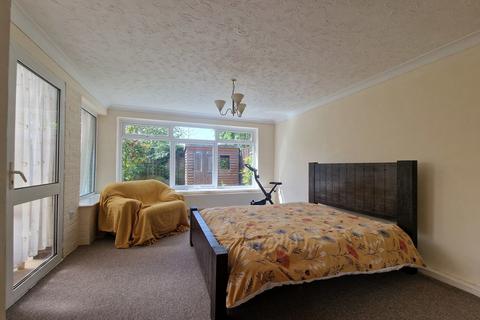 18 Woodlands, Harleston, IP20 9DQ