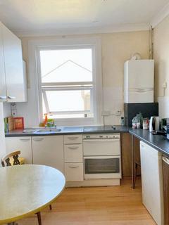 1 bedroom in a flat share to rent, Dumont Road, London N16