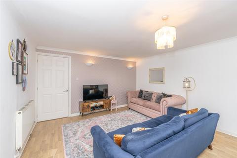3 bedroom flat for sale, 31/4 Ocean Drive, Edinburgh, EH6