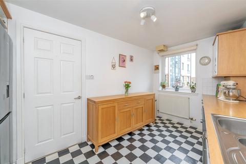 31/4 Ocean Drive, Edinburgh, EH6 6JL