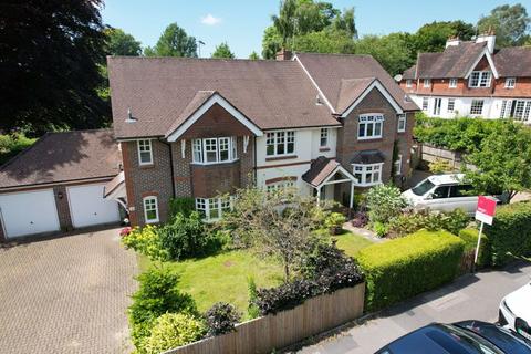 3 bedroom terraced house for sale, Church Road, Haslemere SUPER LOCATION FOR HASLEMERE & AMENITIES NO ONWARD CHAIN