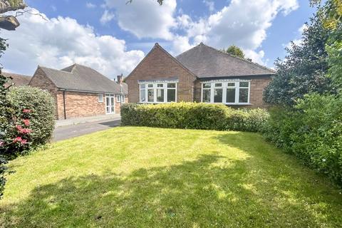 2 bedroom detached bungalow for sale, Egerton Road, Streetly, Sutton Coldfield, B74 3PG