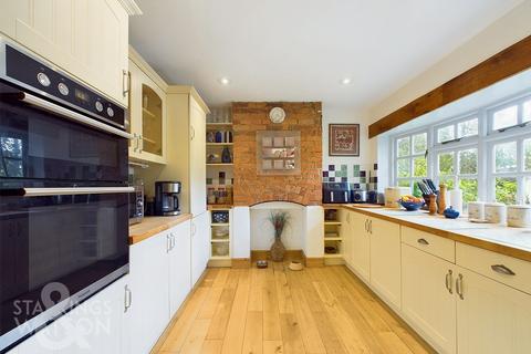 4 bedroom semi-detached house for sale, Long Road, Framingham Earl, Norwich