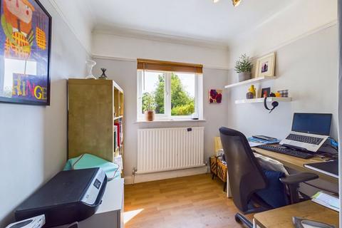 15 Foxon Lane, Caterham, CR3 5SG