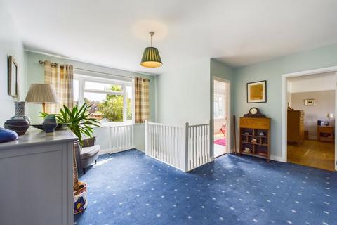 15 Foxon Lane, Caterham, CR3 5SG