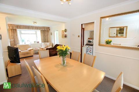 2 Warwick Drive, Cheshunt, Waltham Cross, EN8 0BW