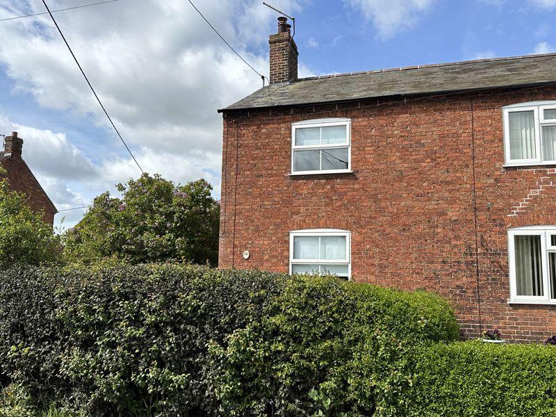 Hordley Road, Tetchill 2 bed terraced house for sale £125,000