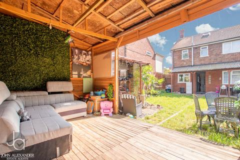 3 bedroom semi-detached house for sale, Larch Close, Colchester