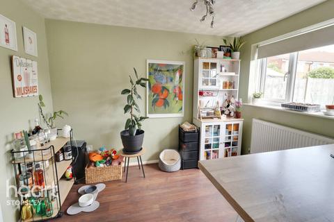 33 Claverley Green, Luton, LU2 8TB