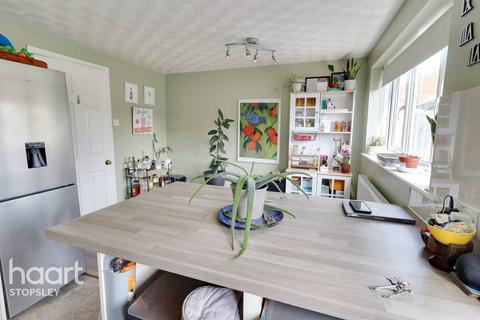 33 Claverley Green, Luton, LU2 8TB