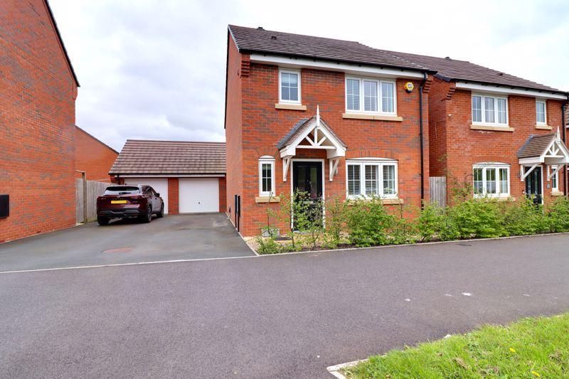 Marston Lane, Stafford ST18 3 bed detached house for sale £300,000