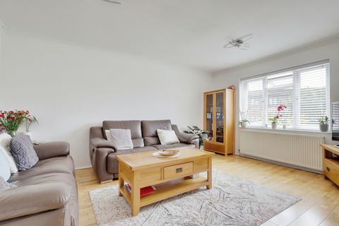 3 bedroom semi-detached house for sale, Nightingale Close, Southend-on-sea, SS2