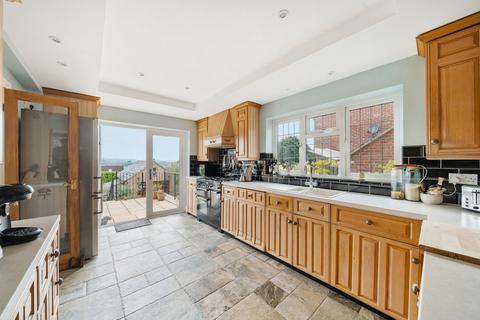 144 Blackdown View, Ilminster, TA19 0BG