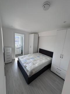 1 bedroom flat to rent, Warwick Road, London