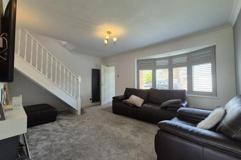 3 bedroom semi-detached house to rent, Marine Crescent, Stourbridge