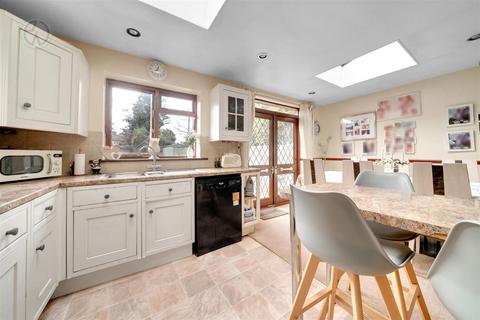 15 Florence Avenue, Morden, SM4 6EX