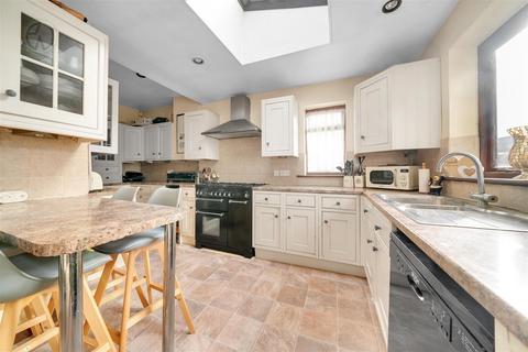 15 Florence Avenue, Morden, SM4 6EX