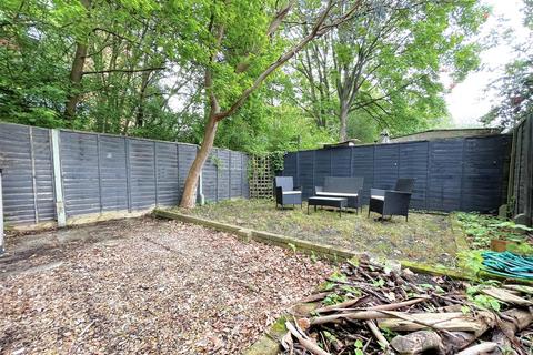 128 Runnymede, London, SW19 2PH