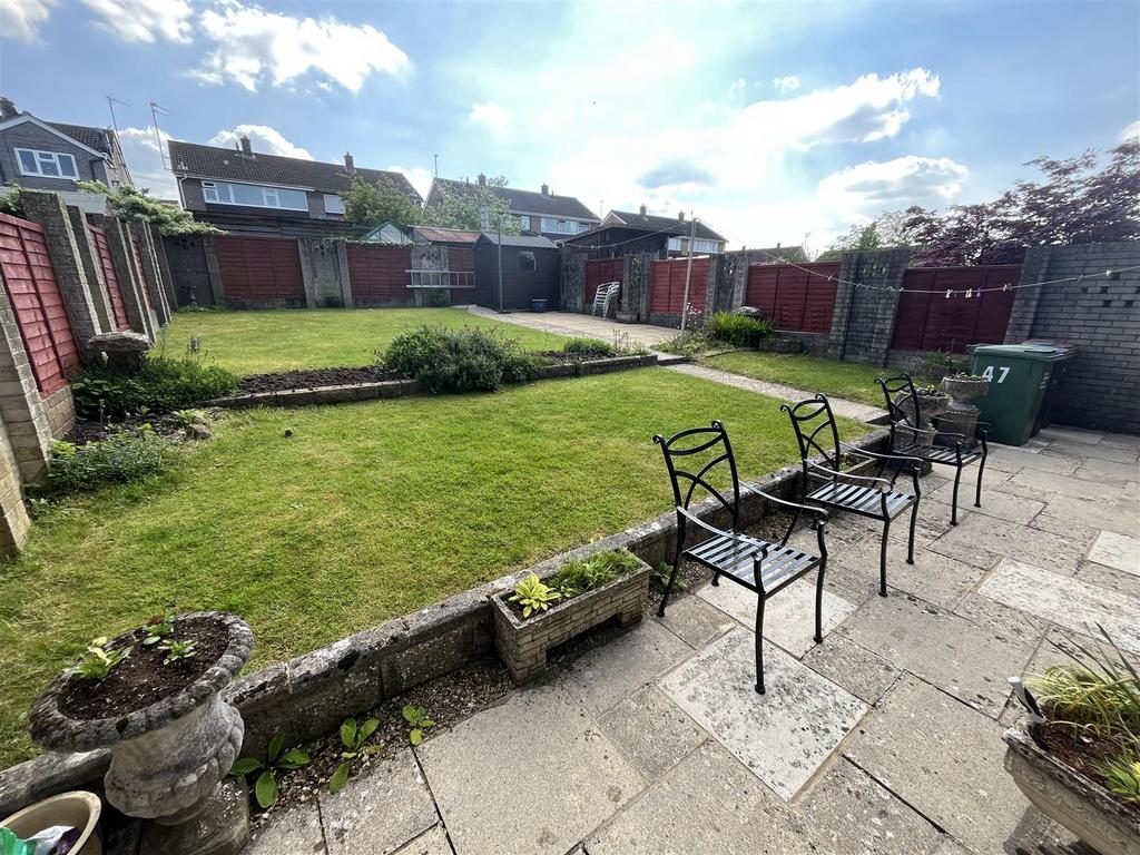 Hardens Mead, Chippenham 3 bed semidetached house for sale £315,000