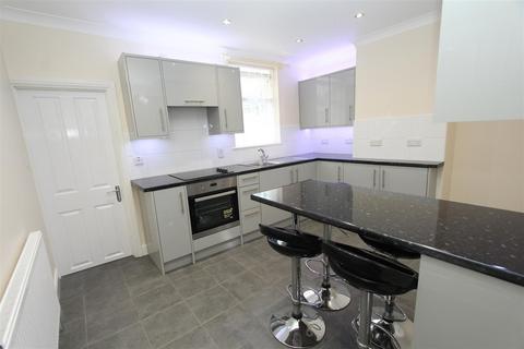 3 bedroom terraced house to rent, Alma Street, Sheerness, Kent