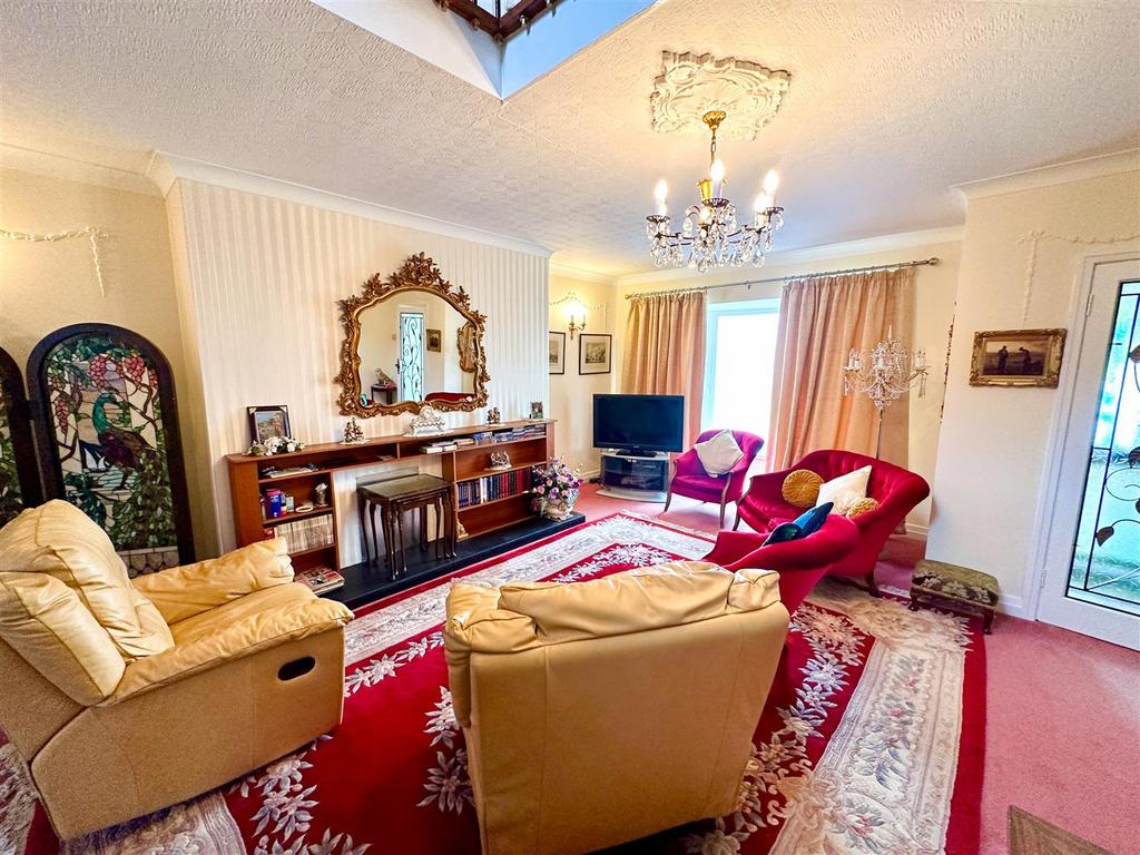 Marine Drive, Barry 3 bed detached house for sale £725,000