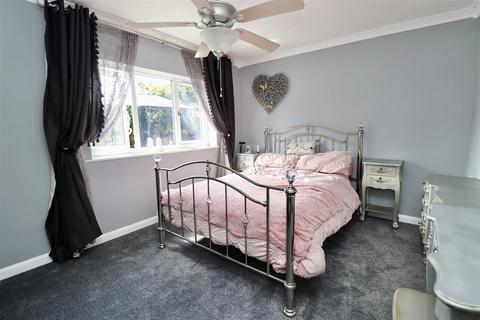 2 bedroom detached bungalow for sale, Moorfield Drive, Wilberfoss, York