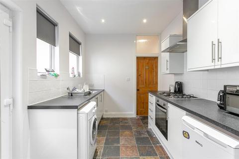 2 bedroom flat to rent, Tavistock Road, Jesmond, Newcastle upon Tyne