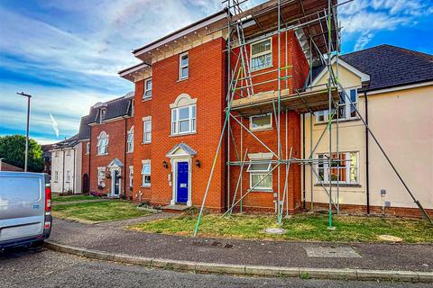 1 bedroom flat for sale, Tattersalls Chase, Southminster