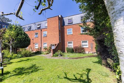 12, Redgrove House Stonards Hill, Epping, CM16 4QQ