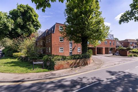 12, Redgrove House Stonards Hill, Epping, CM16 4QQ