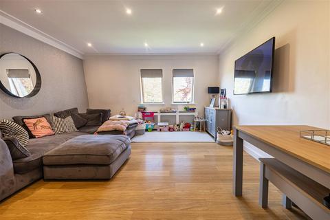 12, Redgrove House Stonards Hill, Epping, CM16 4QQ