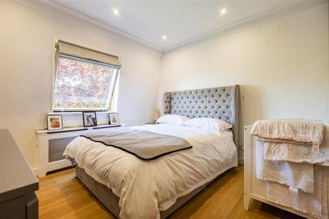12, Redgrove House Stonards Hill, Epping, CM16 4QQ