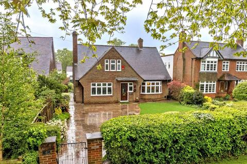 3 bedroom detached house for sale, High Road, Epping