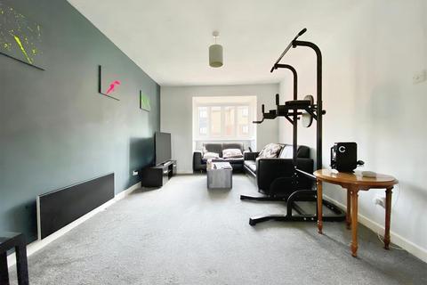 1 bedroom flat for sale, Copperfields, Basildon