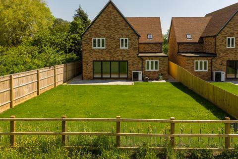 4 bedroom detached house for sale, Rowsham Road, Aylesbury HP22