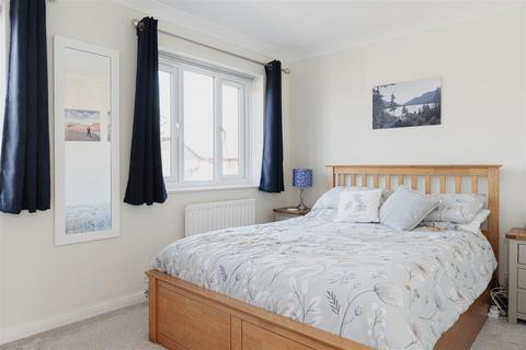 78 Alpine Road, Redhill, RH1 2LF