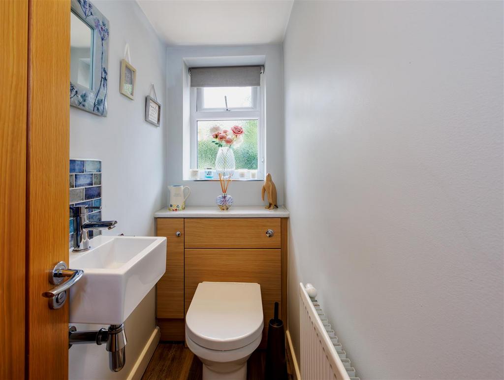 Downstairs toilet 1 N9 A2238-Enhanced-NR.jpg