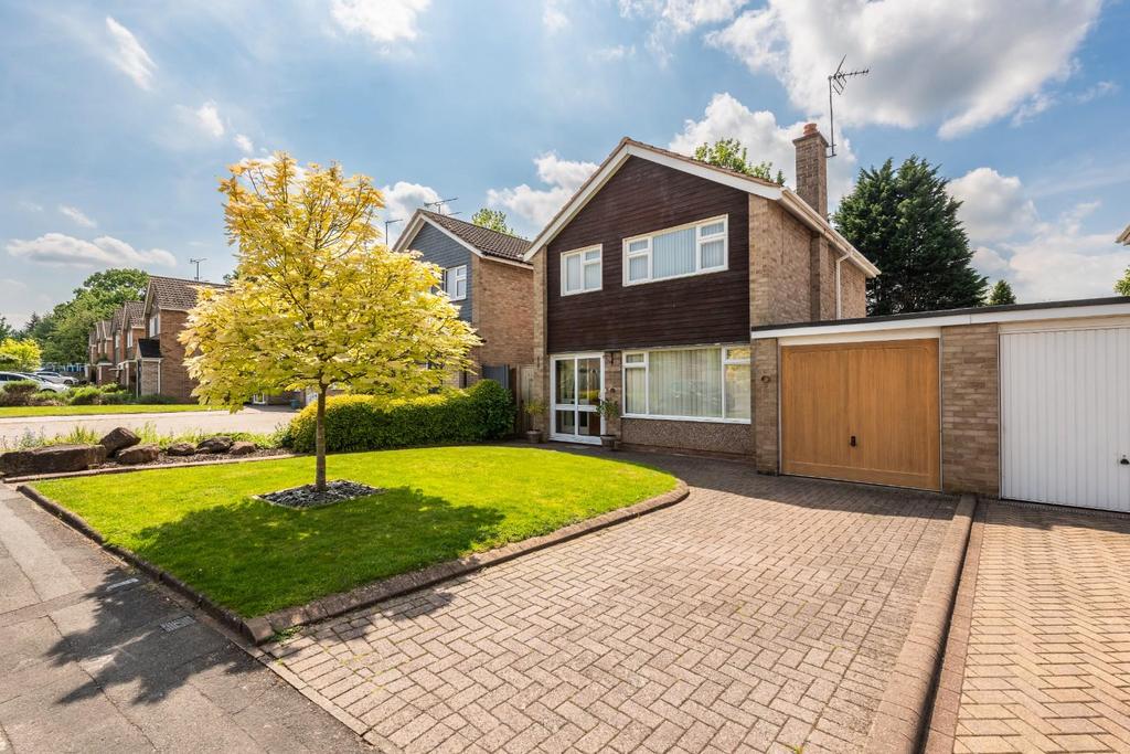 Ullswater Avenue, Leamington Spa 3 bed link detached house for sale £