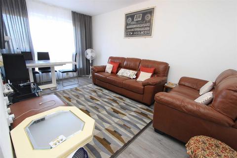 1 bedroom flat for sale, Exeter Road, Dagenham