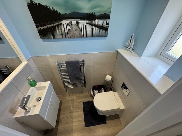 Toilet.jpg