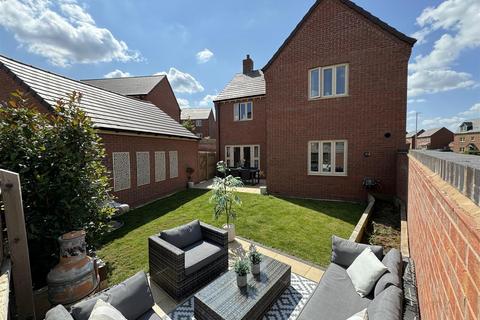 4 bedroom detached house for sale, Greenfield Avenue, Lutterworth