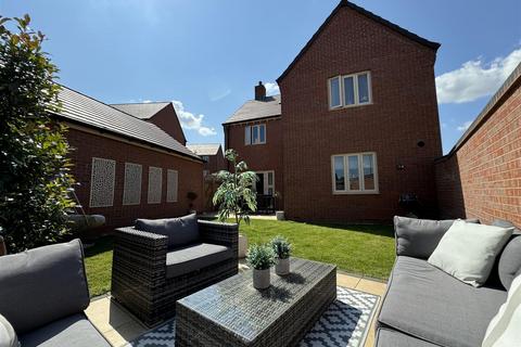 4 bedroom detached house for sale, Greenfield Avenue, Lutterworth