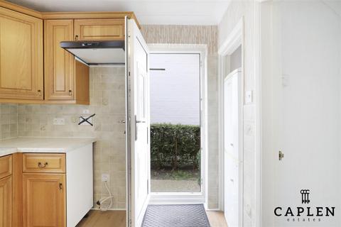9 Fairview Drive, Chigwell, IG7 6HS
