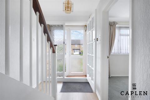 9 Fairview Drive, Chigwell, IG7 6HS