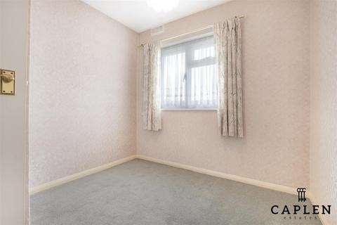 9 Fairview Drive, Chigwell, IG7 6HS