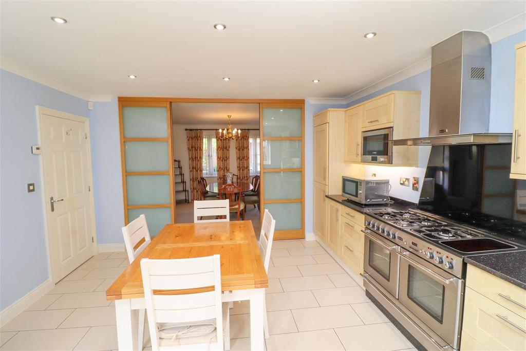 Kitchen/Breakfast Room
