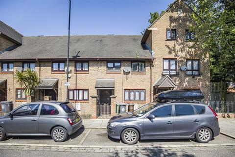 147 Walnut Road, London, E10 5TQ