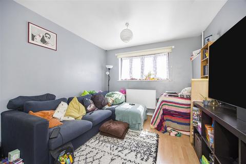 147 Walnut Road, London, E10 5TQ