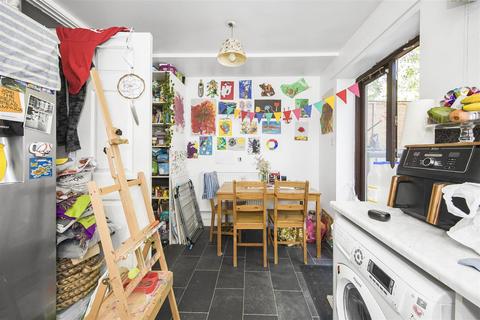 147 Walnut Road, London, E10 5TQ