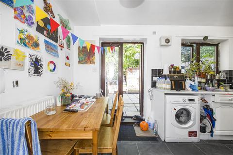 147 Walnut Road, London, E10 5TQ